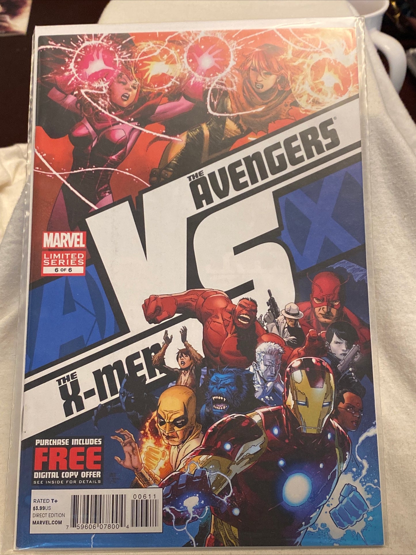 Marvel comics The Avengers vs The X-Men complete limited edition comic book set