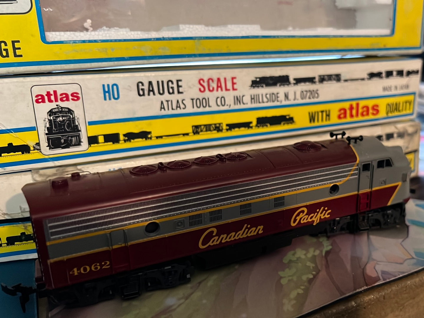 HO Scale Train Canadian Pacific FP-7