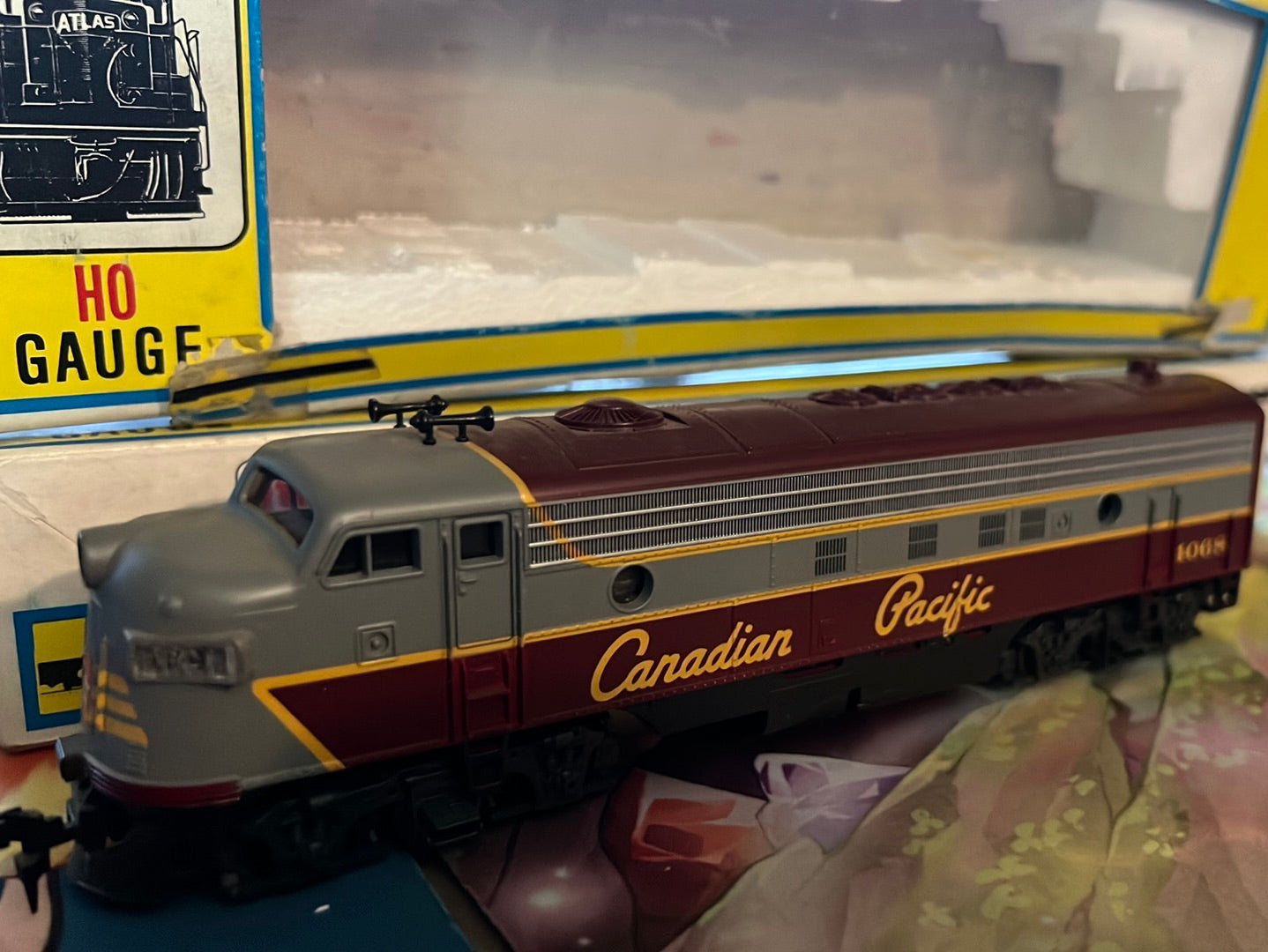 HO Scale Train Canadian Pacific FP-7