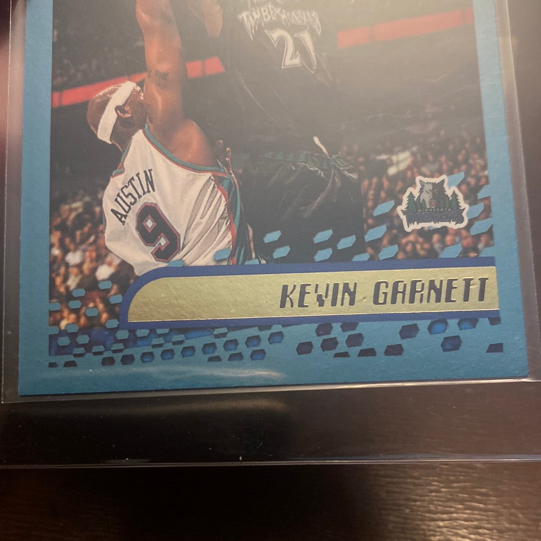 2001-02 Topps Minnesota Timberwolves Basketball Card #21 Kevin Garnett NBA Card Trading Card