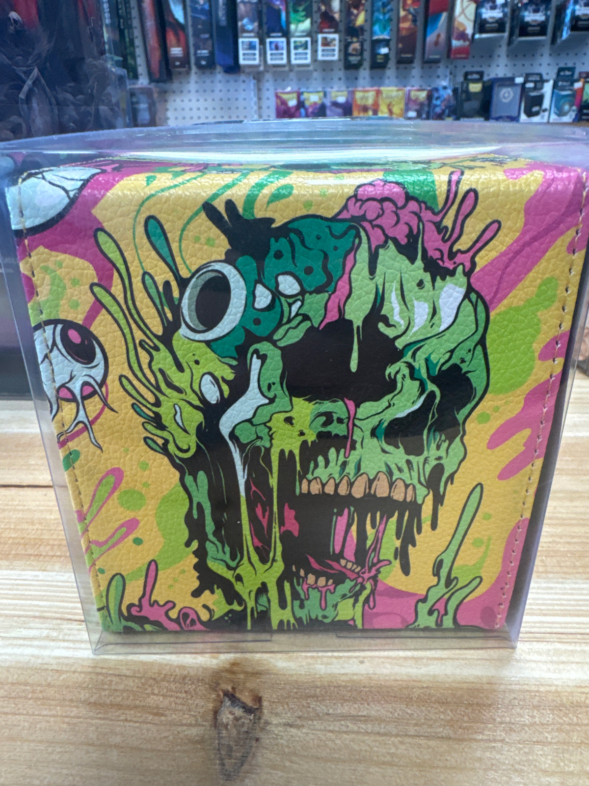 Protect: Realm Guard Melting Skull W/Window Deck Box