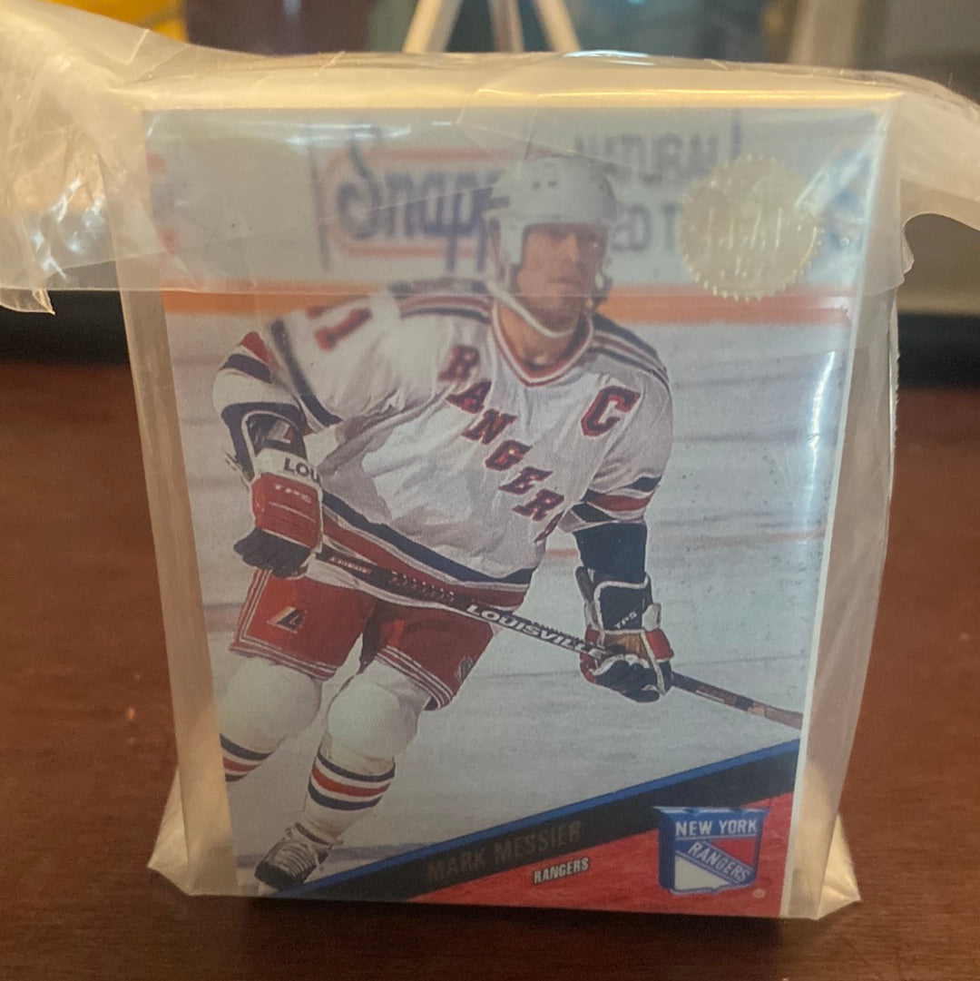 NHL bulk pack. 100 card bill lot. Trading Card