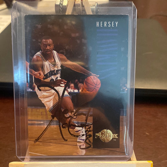 1994-95 SkyBox Premium Basketball #18 Hersey Hawkins Autographed Trading Card