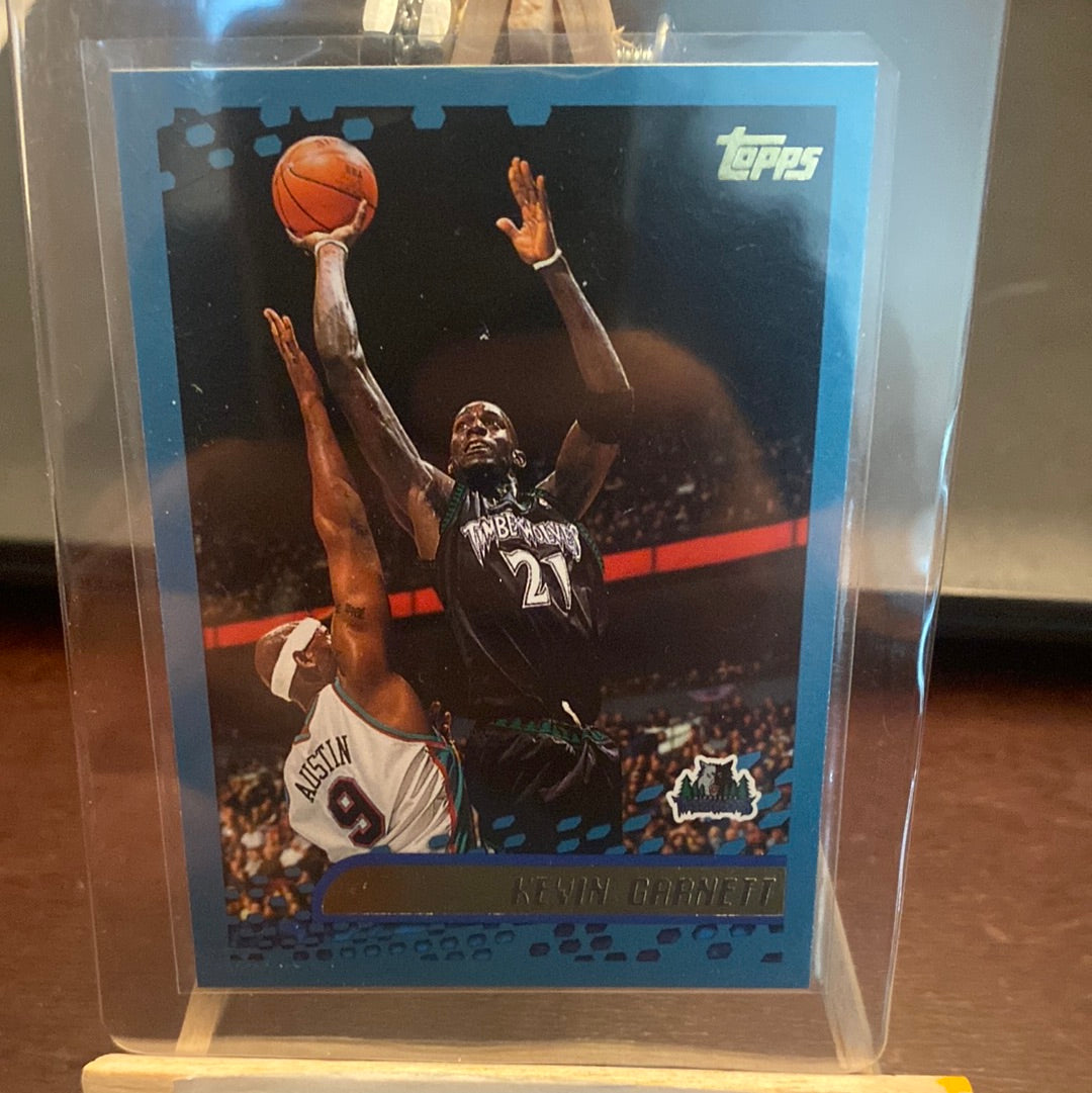 2001-02 Topps Minnesota Timberwolves Basketball Card #21 Kevin Garnett NBA Card Trading Card