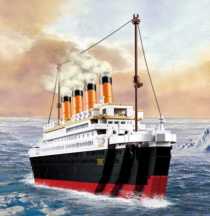 Model Bricks: Titanic (Large Model) Building Brick Kit with Jack and Rose Figures (1012 Pcs)