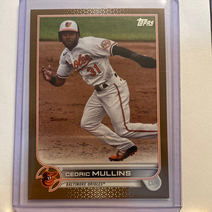 2022 Topps Cedric Mullins Gold trading card