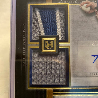 2020 Topps Museum Collection Hunter Dozier Relic autograph trading card