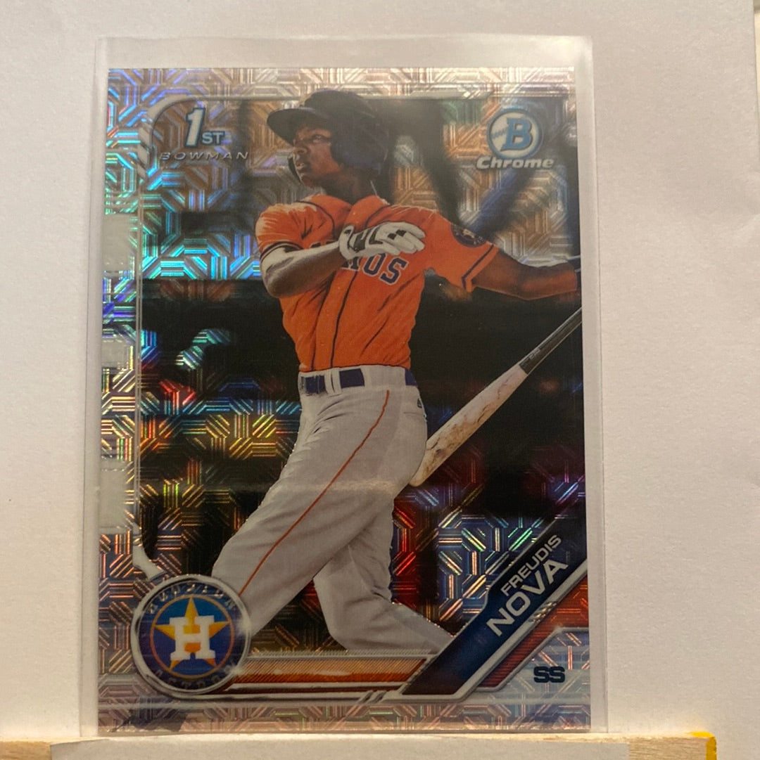 2019 Bowman Chrome Freudis Nova trading card