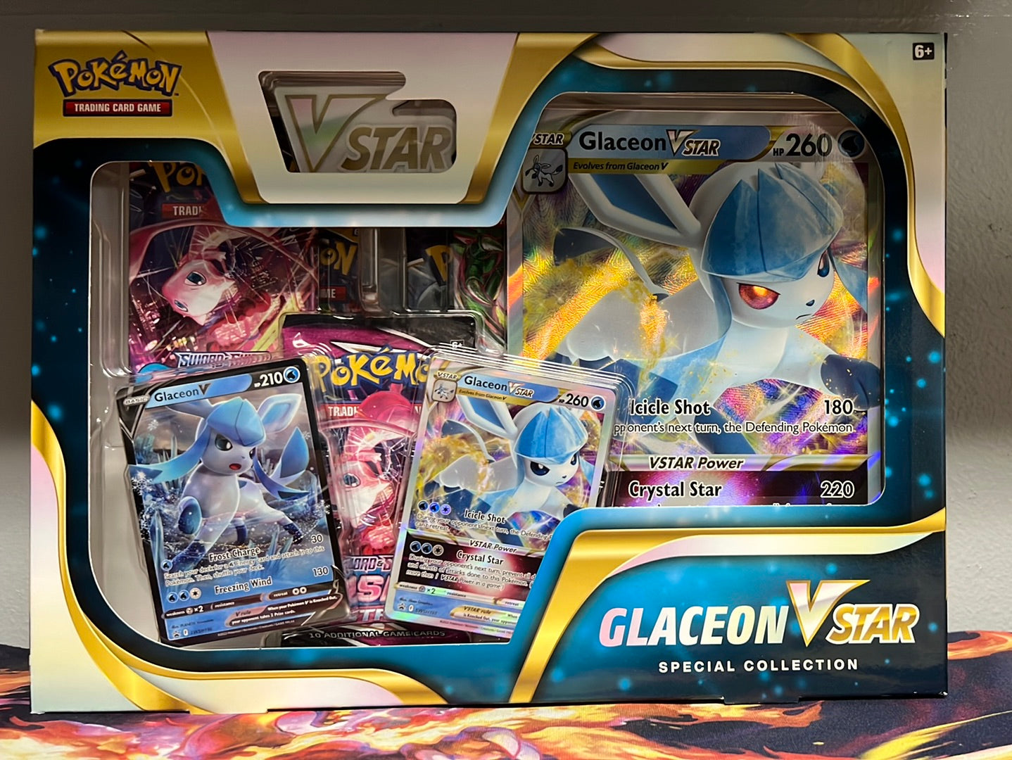 Pokemon TCG Glaceon Vstar box