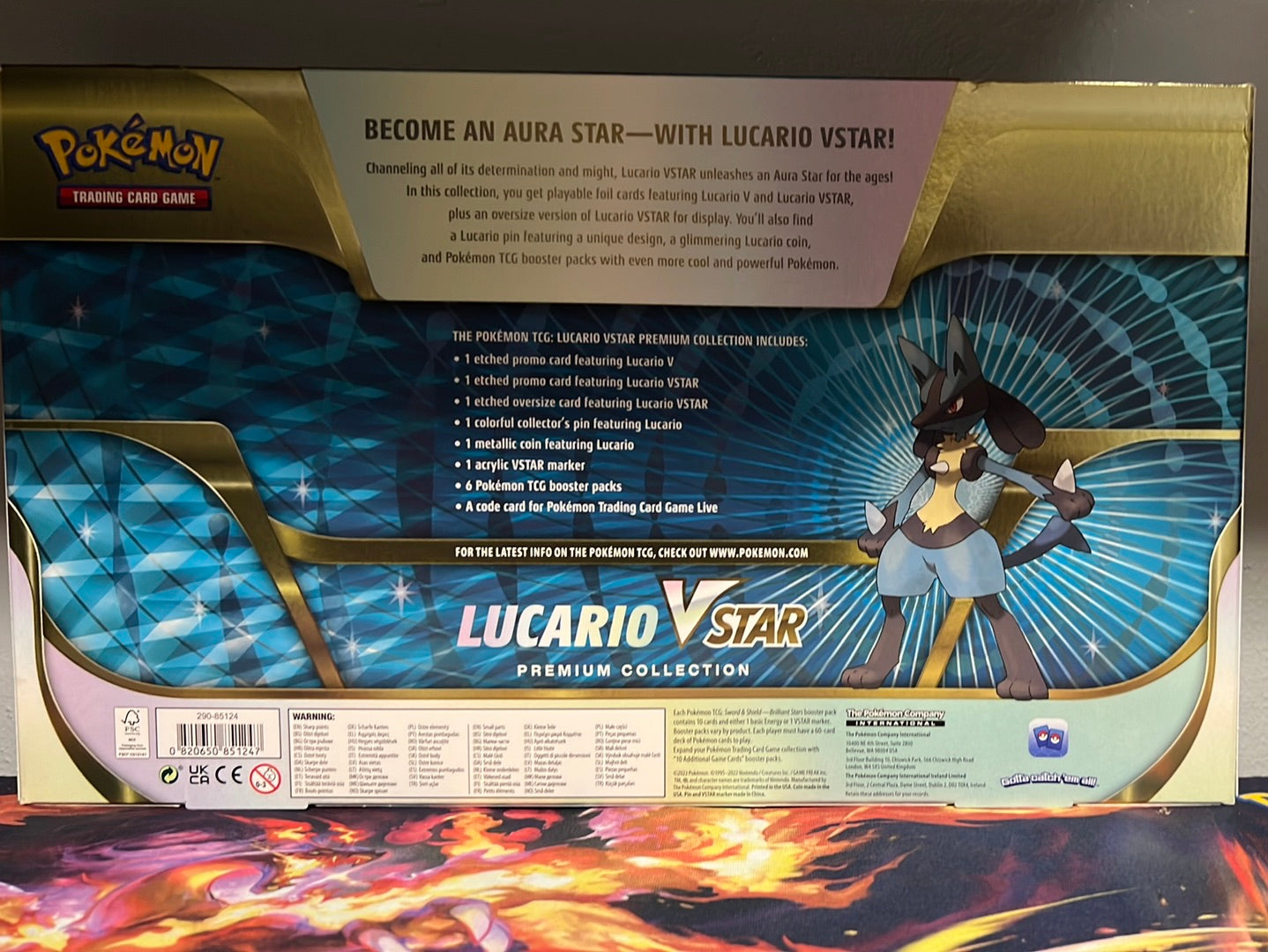 Pokemon TCG Lucario Vstar box